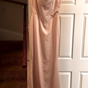 beautiful HOUSE OF CB
'Olivette' champagne Satin Corset Maxi Dress.